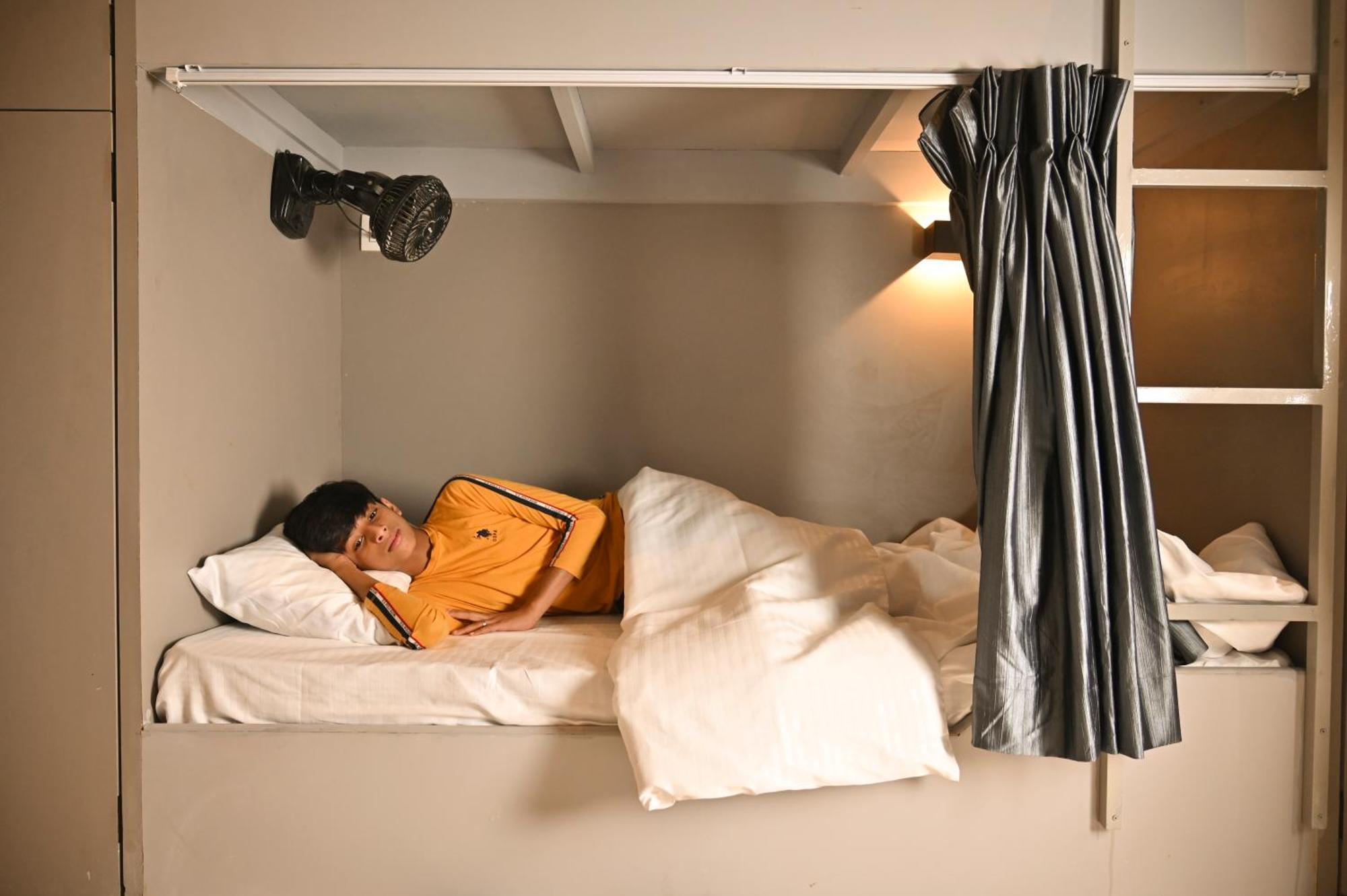 Bed & Bread Dormitory Bharuch Exterior photo